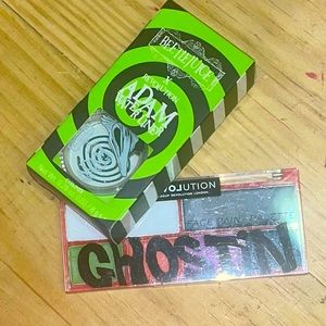 REVOLUTION Halloween ghostin’ face palette + beetle juice cake liner bundle